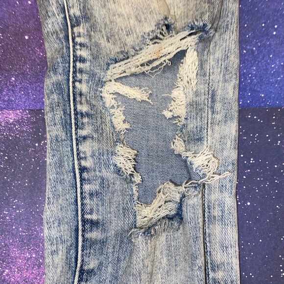 Ripped jeans - Picture 4 of 5